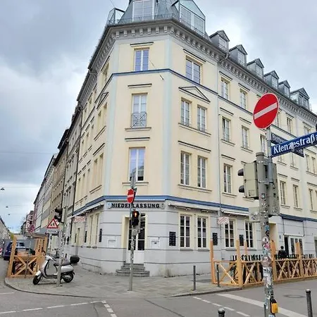 Altbautraum Am Gaertnerplatz 120 M2 Apartment Munich